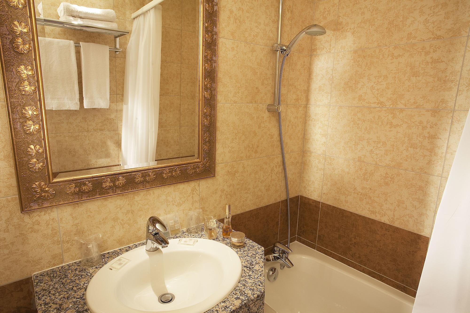 Hotel D'Albion Paris Luaran gambar