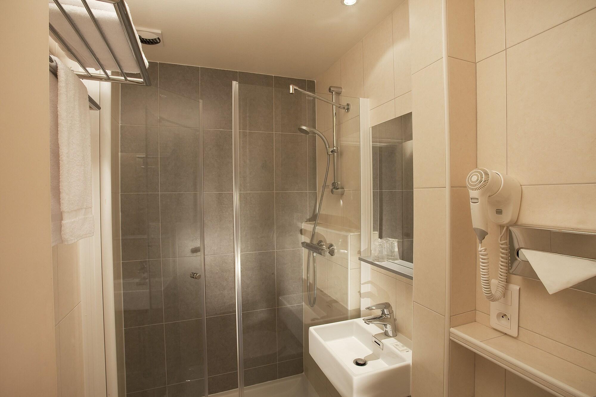 Hotel D'Albion Paris Luaran gambar