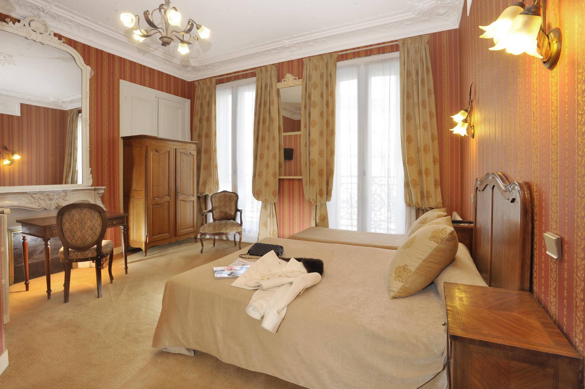 Hotel D'Albion Paris Luaran gambar